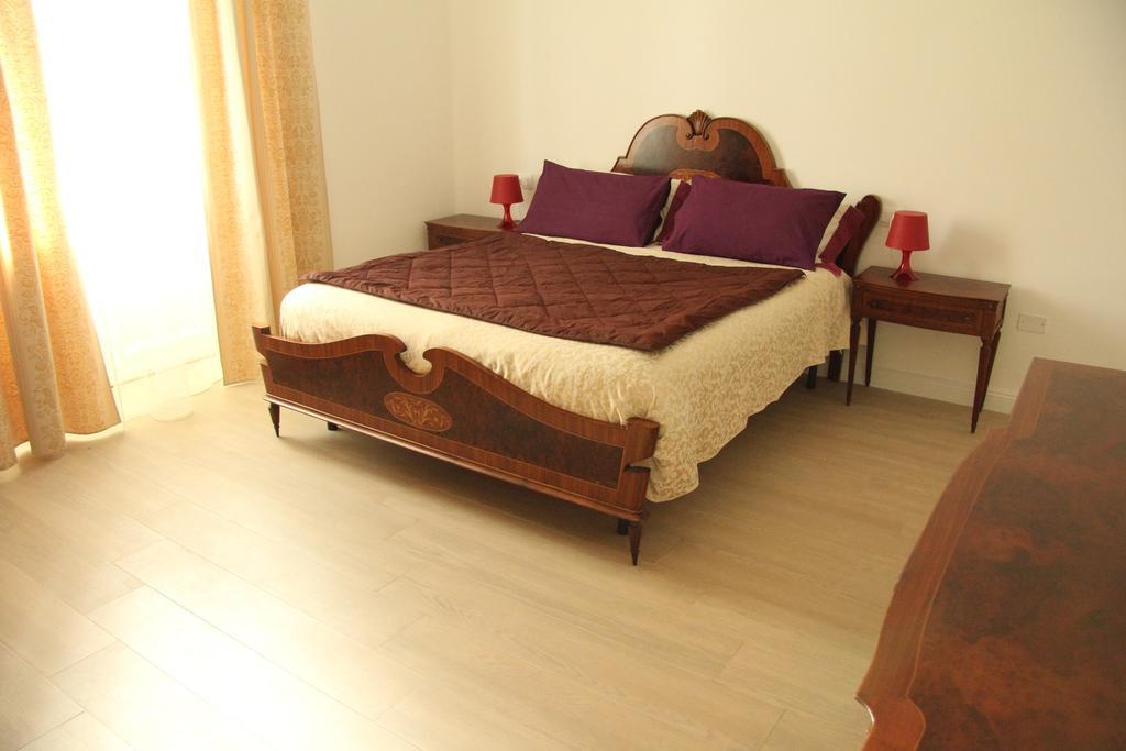 B&B Majestade Каляри Стая снимка